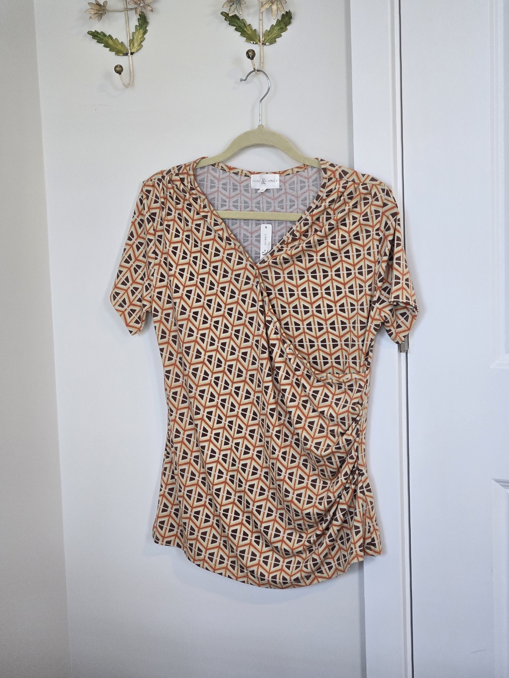 Geometric Ruched Short-Sleeve Top by Thyme & Honey in Tan and Brown
